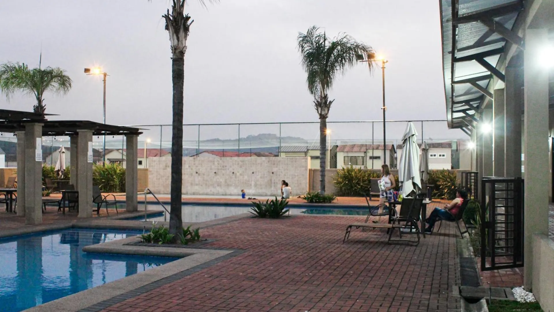 Piscina Privada, Bbq, En Casa Privada De 3 Habitaciones Γκουαγιακίλ Ισημερινός