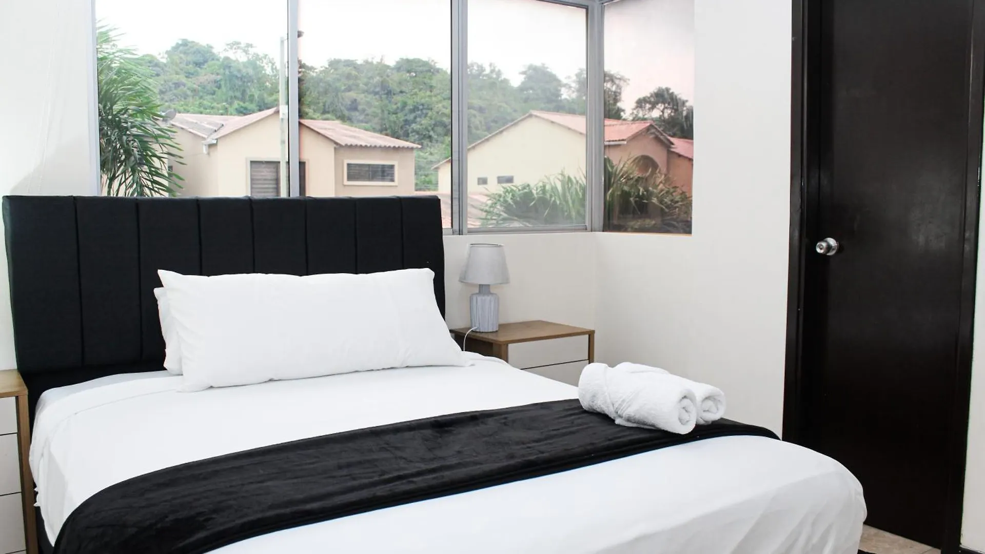Piscina Privada, Bbq, En Casa Privada De 3 Habitaciones Γκουαγιακίλ Διαμέρισμα