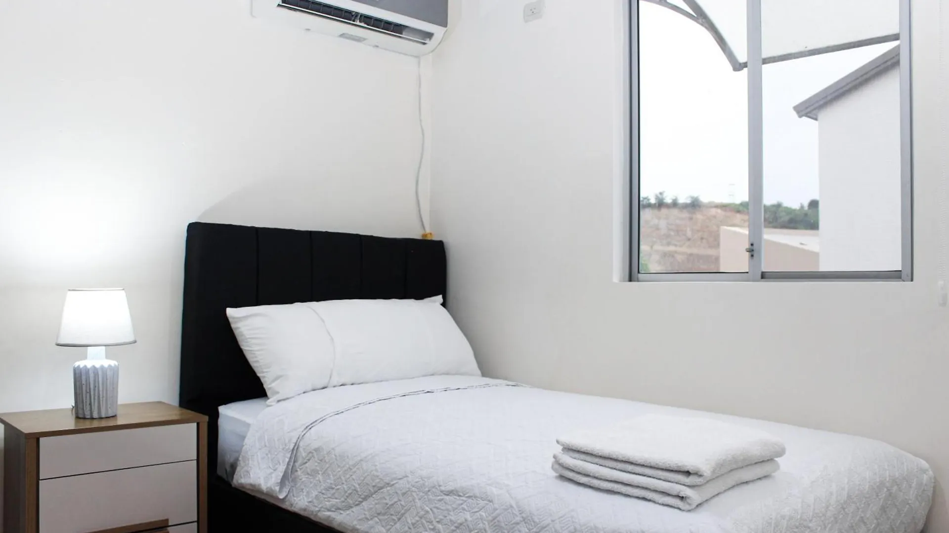 Piscina Privada, Bbq, En Casa Privada De 3 Habitaciones Γκουαγιακίλ