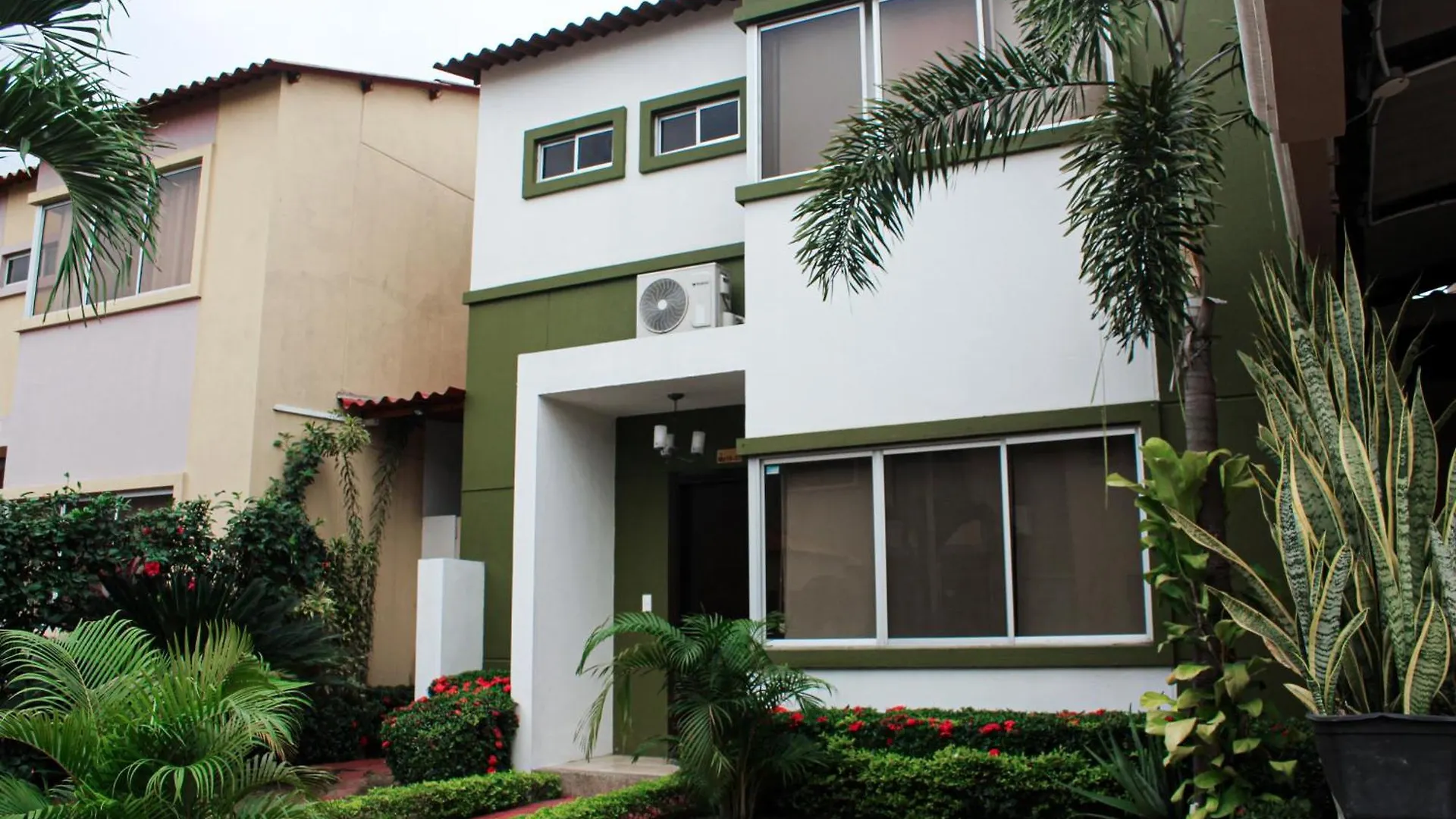 Piscina Privada, Bbq, En Casa Privada De 3 Habitaciones Γκουαγιακίλ Διαμέρισμα